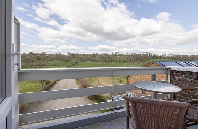 Peaceful Escape w/Balcony for Relaxation Near Gemeentegrot Valkenburg