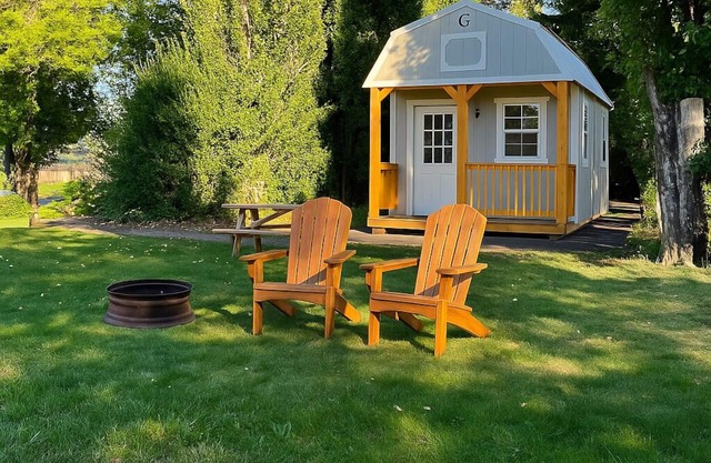 Peaceful Farm Escape | Cozy + Hot Tub