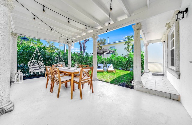 Peaceful Four-Bedroom - Palm Wave Stays