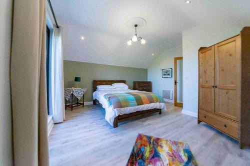 Peaceful Garden Studio near Gorey Sleeps 4 Parking