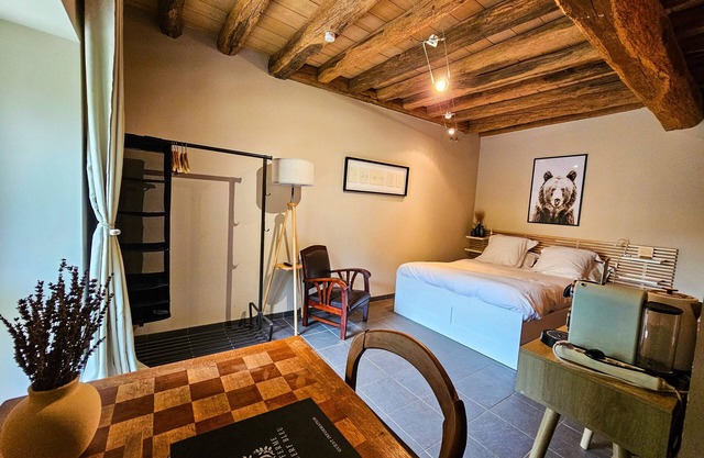 Peaceful Ground-Floor Suite w/Garden + Hot Tub