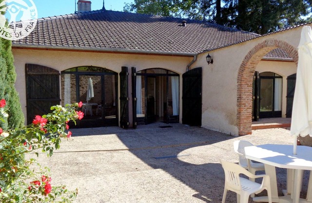Peaceful house with fireplace and wifi in Saint-Haon-le-Vieux