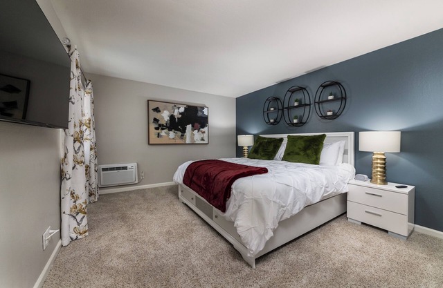 Peaceful King Suite near FSAC & Proactive Sports w/Gym Access & 1 Gig WiFi