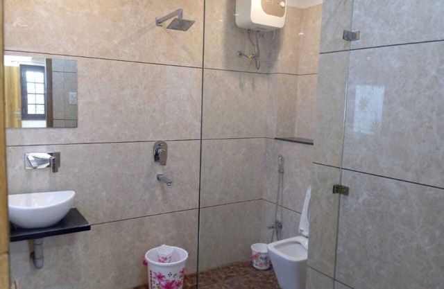 Peaceful location, clean room, near to Mahakal Jyotirling - Chandra