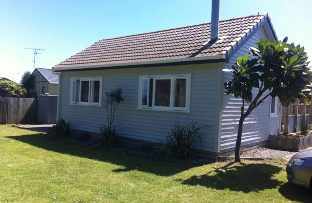 Peaceful Otaki beach house
