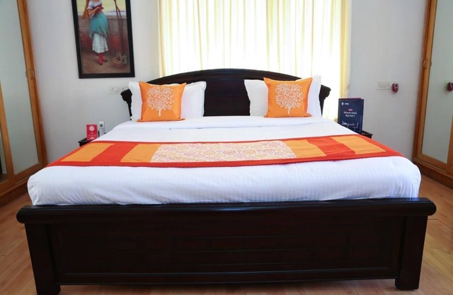 Peaceful Rooms Near Railway Station