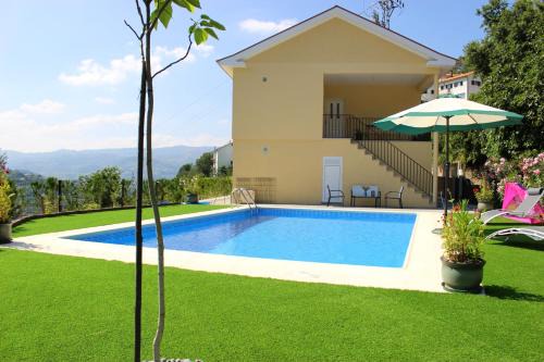 Peaceful villa in São Martinho de Mouros with private pool