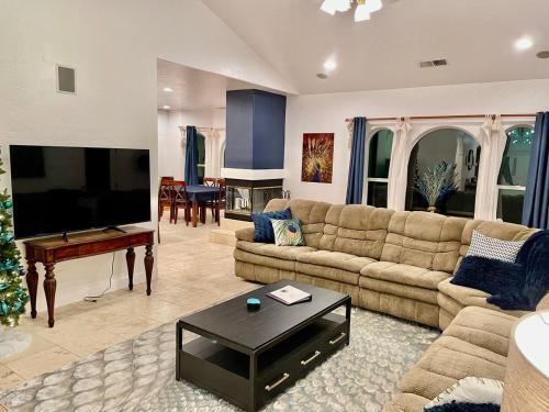 Peacock House Sleeps 12 Hot Tub Game Room