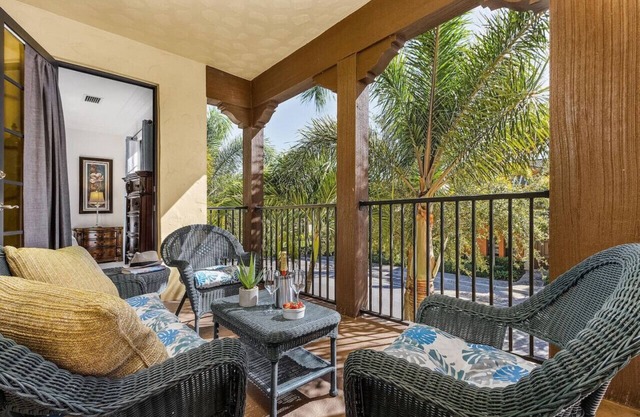 Peacock Villa * in luxury resort-style Paseo