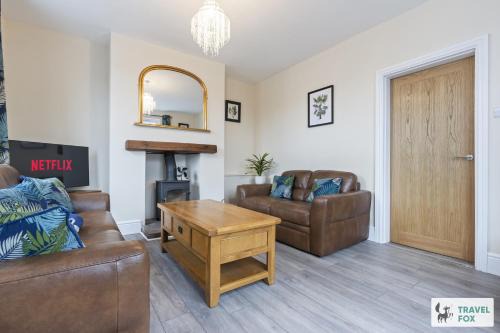 Pear Tree Cottage Pool Table 15mins drive to Alton Towers