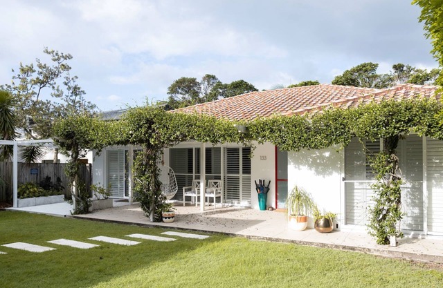 Pearl House on Tallows - Luxury Pet friendly Beachfront home with Pool, Spa & Sauna