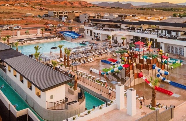 Pecan Valley Retreat Sleeps 58| 2 Private Pools & Pickleball Courts