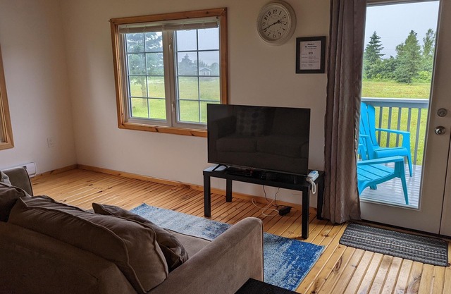 PEI cottage, water views, fire pit, A/C, 25 mins from Charlottetown - Donaldston