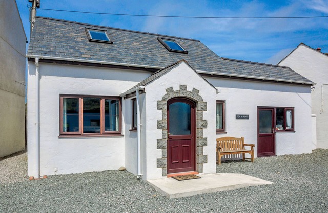 PEN Y BONT, pet friendly, country holiday cottage in Aberdaron