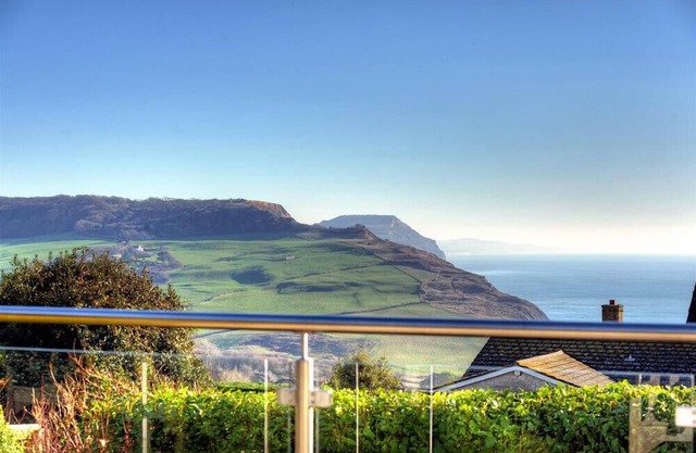 PENDOWER, pet friendly, country holiday cottage in Charmouth