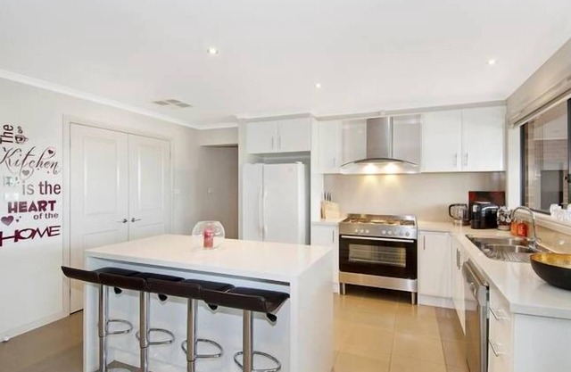 PENINSULA PARADISE ROSEBUD