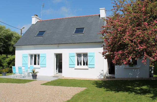 Penmarch. House 3 *. Calm. Close to La Torche and Pors Carn (bikes, wifi.)