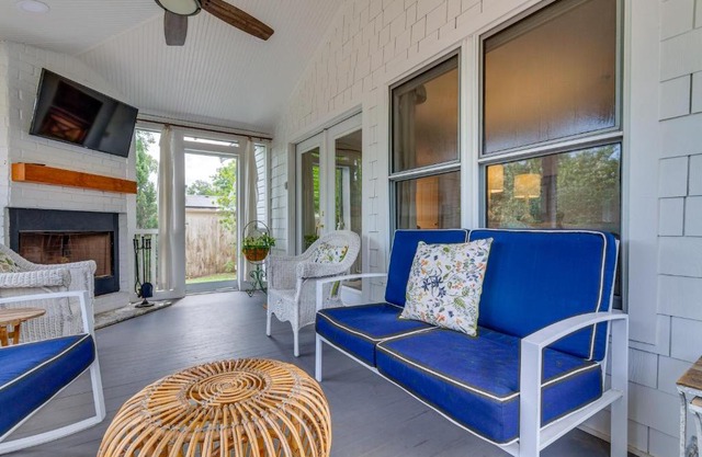 Pensacola Paradise Furnished Deck and Gas Grill!