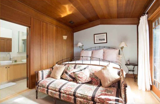 Penthouse Condo a short distance from UC. Very private gorgeous San Fran views