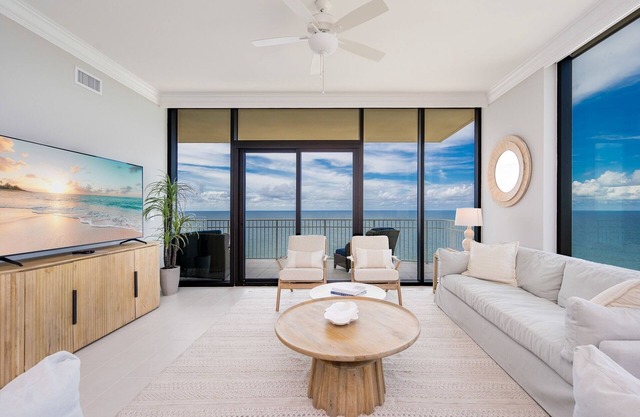 Penthouse condo! Brand New Complex! Panoramic Park, Pier, and Gulf Views!