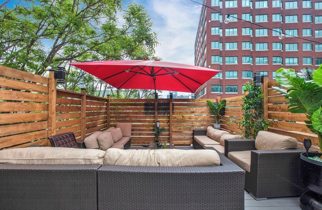 Penthouse in the heart of Guy Concordia - big terrace and parking