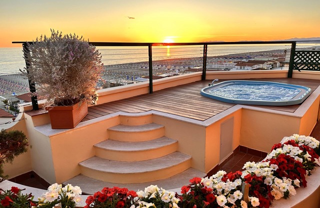 Penthouse Piccadilly with Jacuzzi