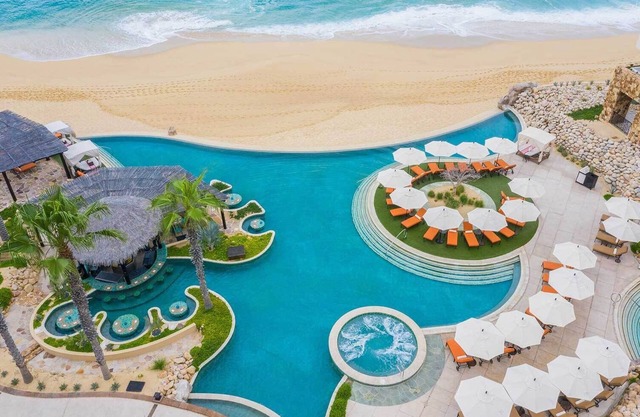 Penthouse Suite - Ocean View w/Jacuzzi and EXPANSIVE balcony - Grand Solmar