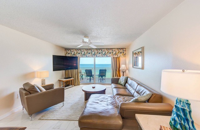 Penthouse View, Beachfront, Sleeps 10: 604