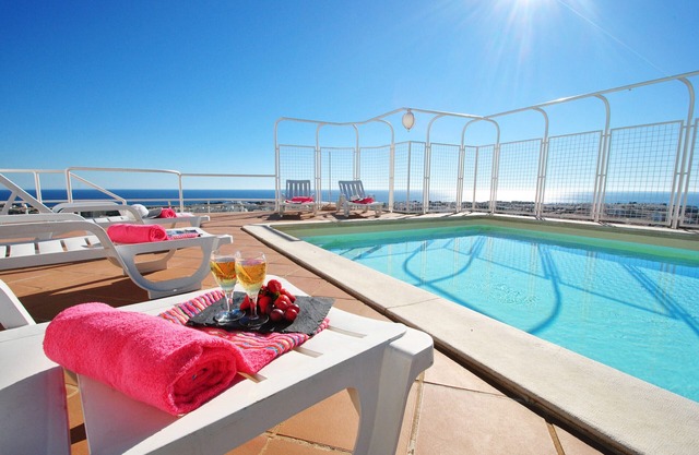 Penthouse w/Private Pool & Sea View