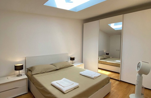 Penthouse with bath, parking space and subway under the house