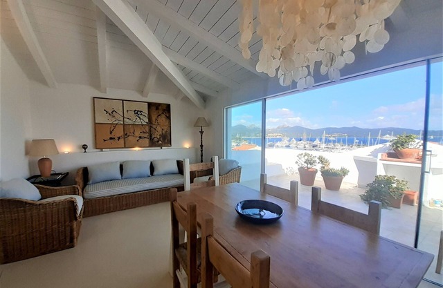 Penthouse with sea view terrace in Porto Rotondo