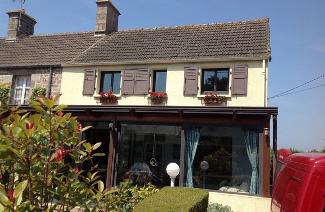 PERFECT FOR COMBINED FAMILIES. Ideally situated, short walk to all amenities!