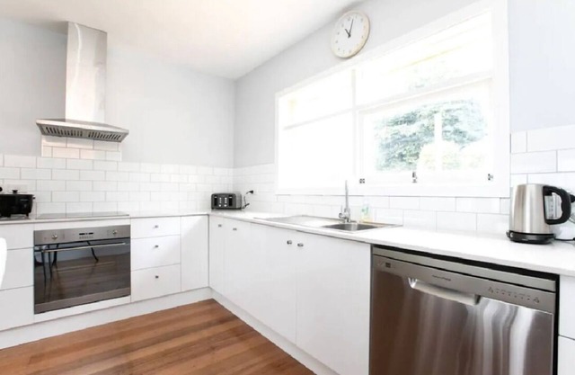 Perfect for Families & Groups: Views & Wi-Fi