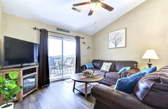 Perfect Location! Lake View, by SDC on Table Rock!