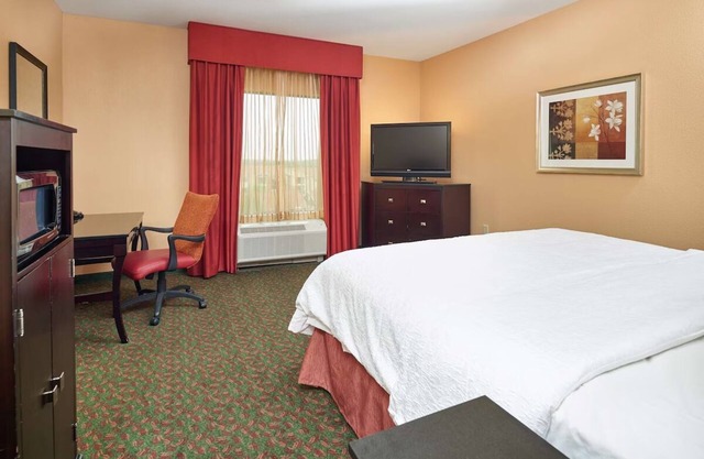 Perfect Relaxation for Baylor Visitors| 2 Units, Free Parking, Indoor Pool!