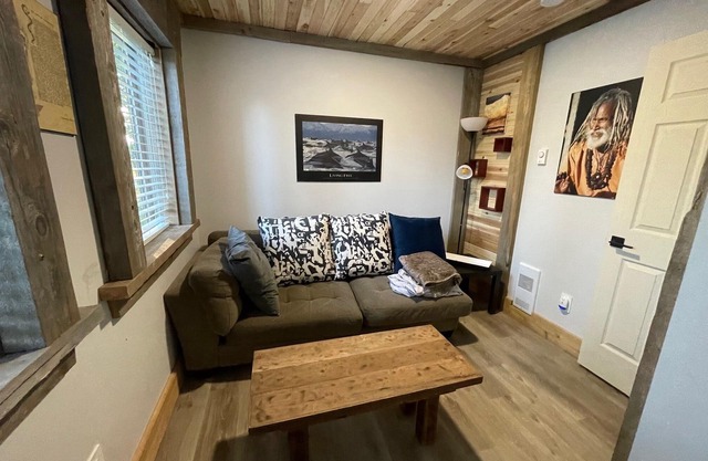 Perfect Short Term Home - Work & Play