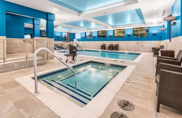 Perfect Spot for Unwinding! Free Hot Breakfat, Pool, Close to Fanno Creek