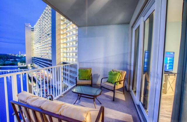 Perfect views! Incredible experience! Best onsite restaurants and shops!