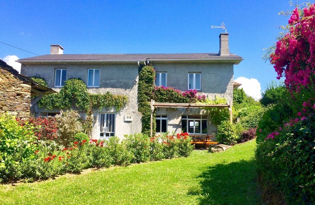 Perfectly located summer cottage, just a stone's throw from 5 pristine beaches!