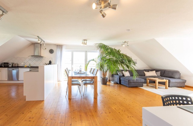 Perfekt für Gruppen und Familien! 120 qm Wohnung Nähe Bamberg
