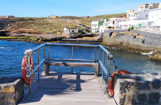 Pet-Friendly Apartment Piso Drago with Sea View, Garden & Wi-Fi