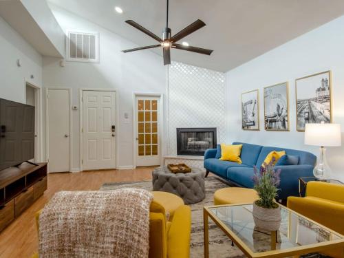 Pet Friendly - Convenient Location