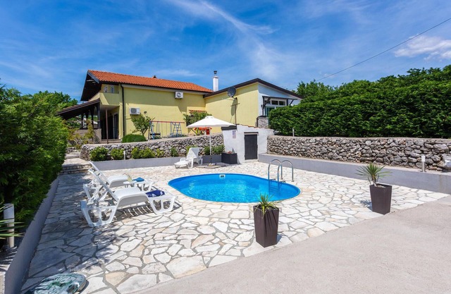 Pet friendly home in Krasica
