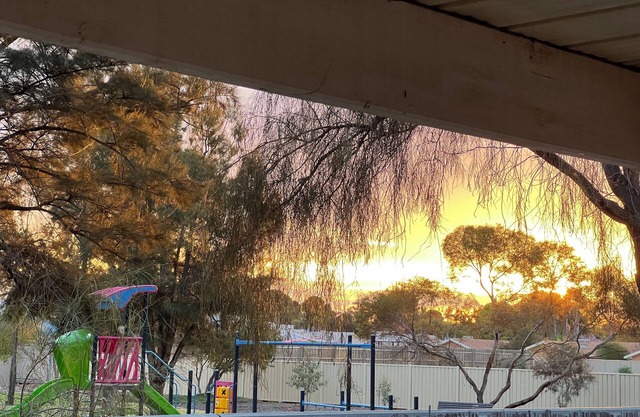 Pet friendly private city townhouse with park at the rear, fully enclosed yard.