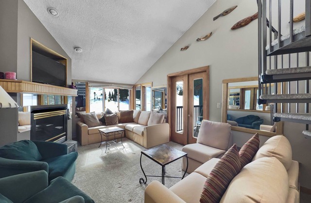 Pet-Friendly Ski-In/Out by Lift/Golf Course with Hot Tub - FP310