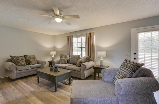 Pet-Friendly Slocomb Vacation Rental with Sunroom!