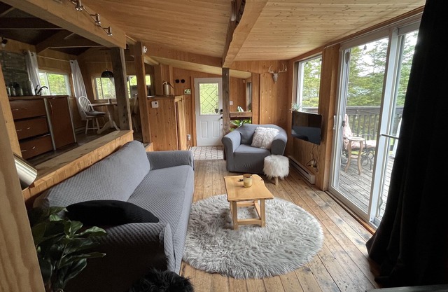 Petit Chalet Rustique Moderne au Coeur des Laurentides Vous Charmera à Coup sur
