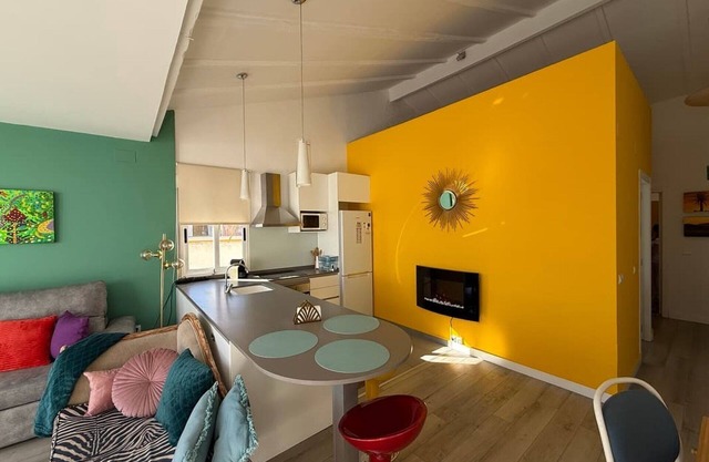 PETITE PENTHOUSE (1 bedroom)