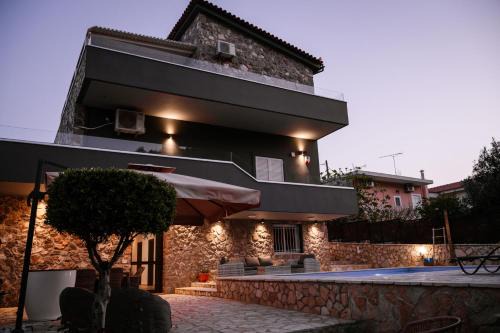 PETRINO VILLA Sxinos