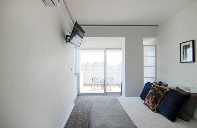 Phaedrus Living: Luxury Suite Nicosia 509